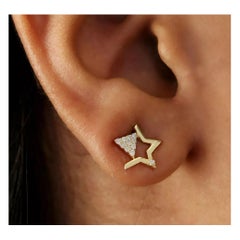 Natürlicher Pave Diamant Dainty Star Ohrstecker aus 14k Gold mit Sternmotiven