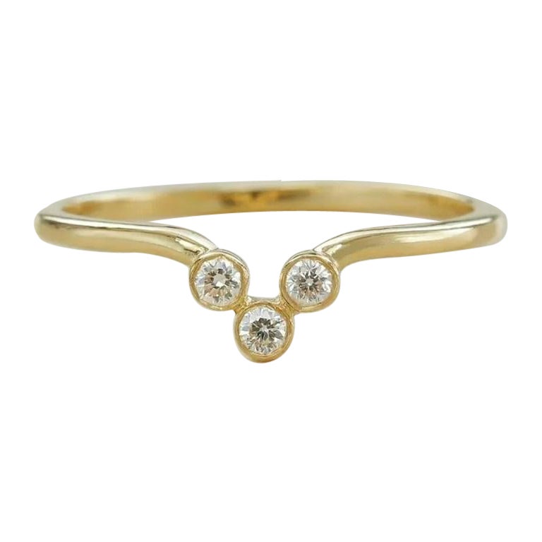 Three Diamond Ring in 14k Solid Gold Chevron Ring Minimalist V Shaped Ring