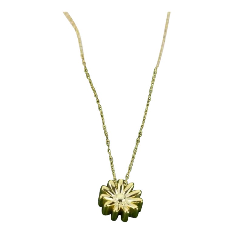 Gold Daisy Flower Pendant Necklace in 14K Solid Yellow