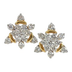 Dreieckige Diamant-Ohrstecker 14K Massivgold Floral Handgefertigt