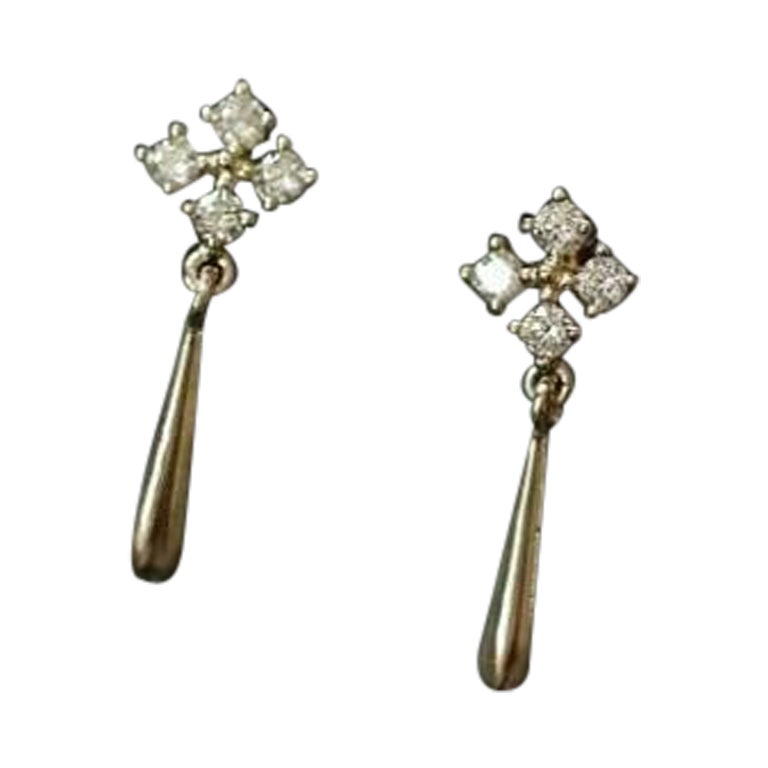 Orecchino a goccia con fiocco di neve europeo semplice in oro massiccio 14K con diamante naturale