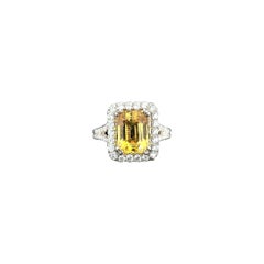 Bague saphir jaune naturel de 4,98 carats et diamants