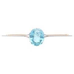 Broche ancienne en or jaune 18 carats et aigue-marine 31,68 carats, c. 1910