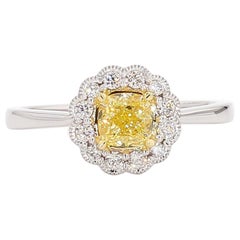 Anello da cocktail in oro giallo Nature con diamante a cuscino da 0.75 carati TW