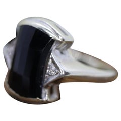 Vintage Geometric Black Onyx 14k Gold ring with diamonds. Sz 3.5