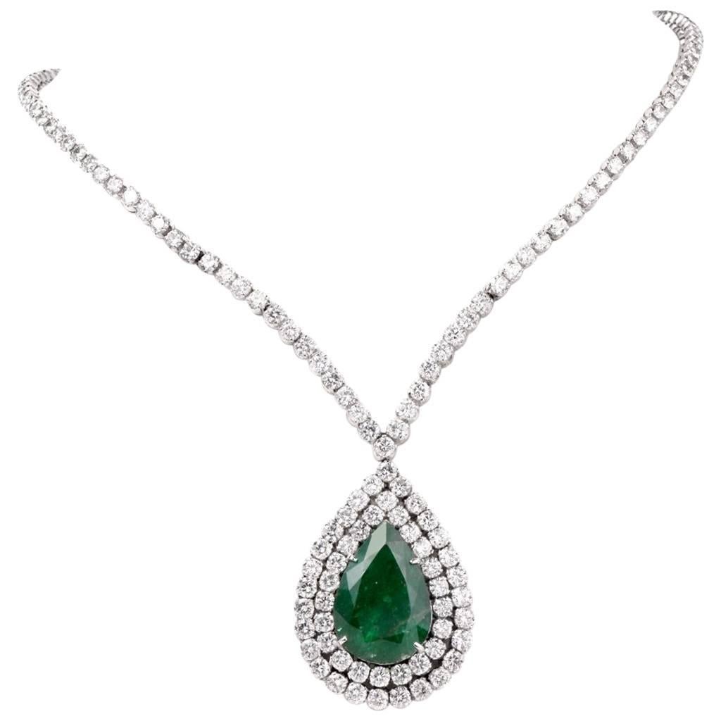 Stunning 48.05 Carats Emerald Diamond Gold Riviere pendant Necklace