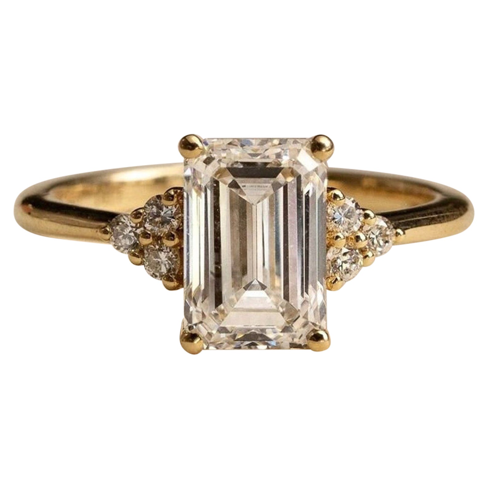 2 CT Emerald Cut Moissanite Solitaire Engagement Ring 

14k Solid gold

A P P R O X T I M E

All items are custom made to order. Our approx time is about 6 - 10 business days. This can change during peak season

Note: There May Be Little Variation
