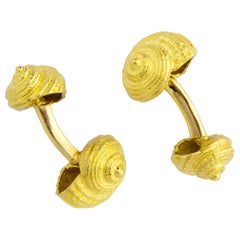 Georges L'Enfant Shell Cufflinks in 18 Karat Gold
