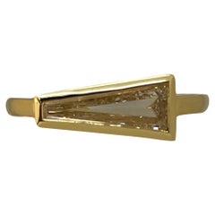 18 Karat Gelbgold Limitierte Auflage GIA zertifizierter Tap Baguette natürlicher Diamantring