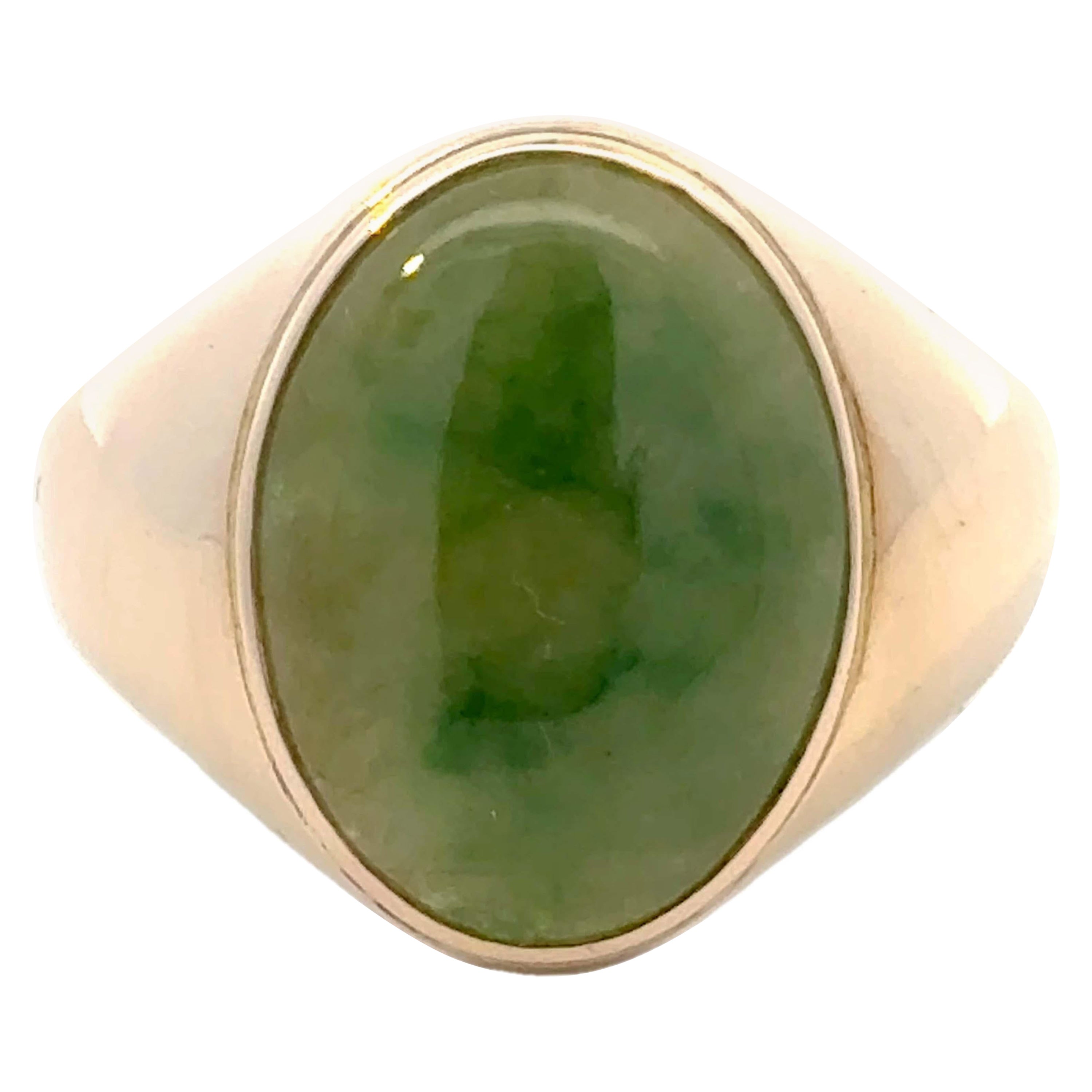 Ovaler Ring aus grüner Jade mit Mottled-Motiv 14K Gelbgold
