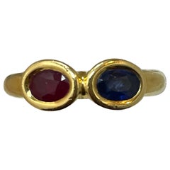 Gorgeous Timeless 18K Yellow Gold Chaumet Paris Oval Ruby and Sapphire Ring