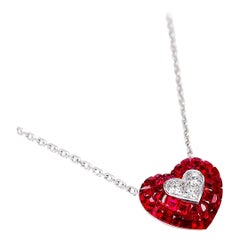 Collar Corazón de Rubíes y Diamantes de Oro Blanco de 18 Quilates