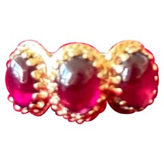 Anello con rubino cabochon da 3ctw in oro giallo 14k