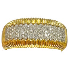 Bangle in oro giallo 18k con diamanti rotondi 6,01 Tcw