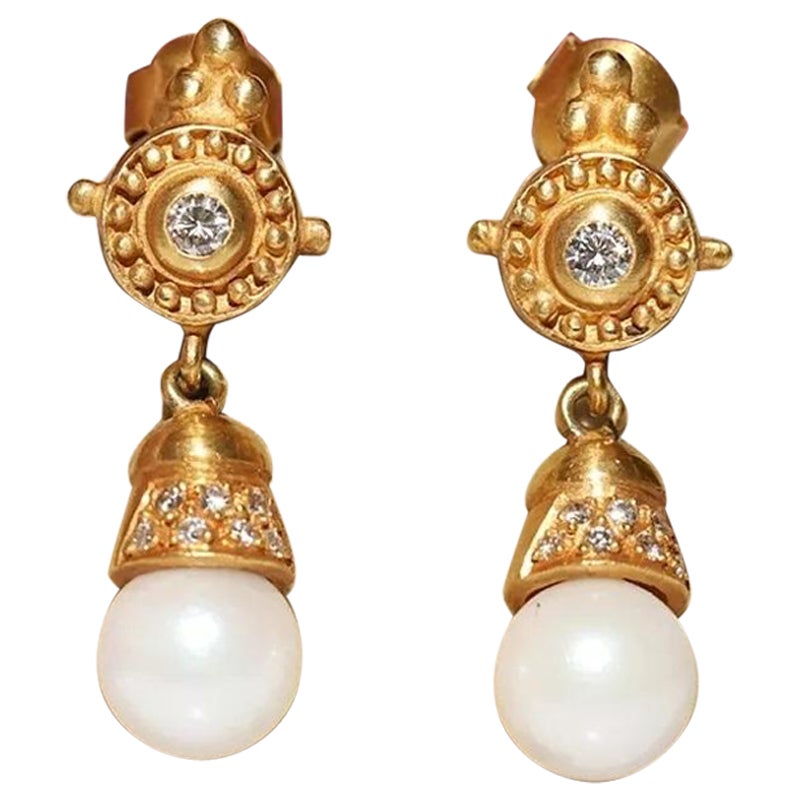 Vintage Circa 1980s 18k Gold Natural Diamond And Pearl Decorated Drop Earring