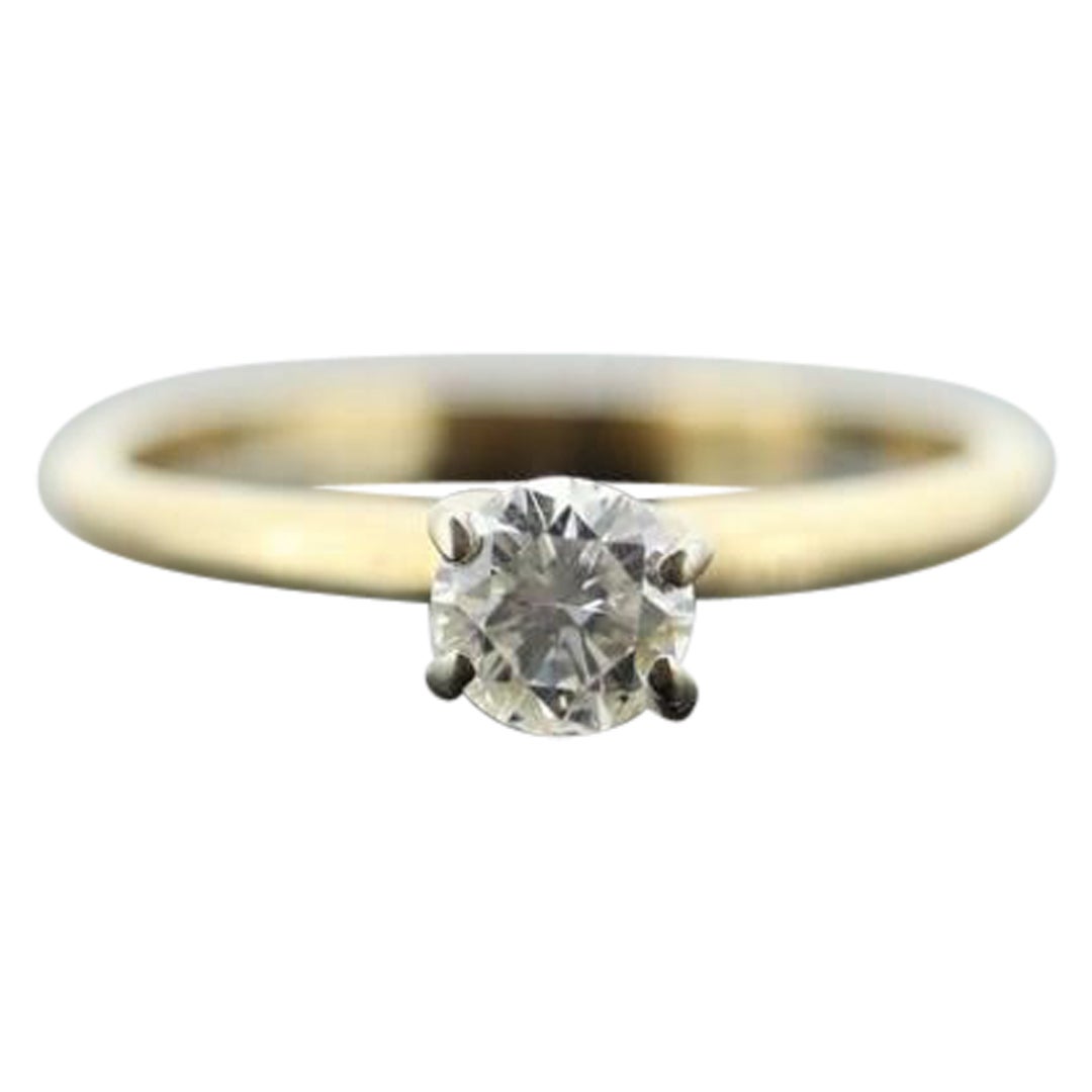 Anillo solitario de diamante redondo de 14k . Pequeño anillo de compromiso de diamantes de 0.36 ct.