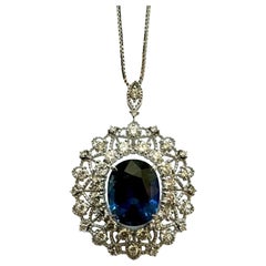 Collier en platine avec saphir bleu ovale certifié GIA de 6,03 carats