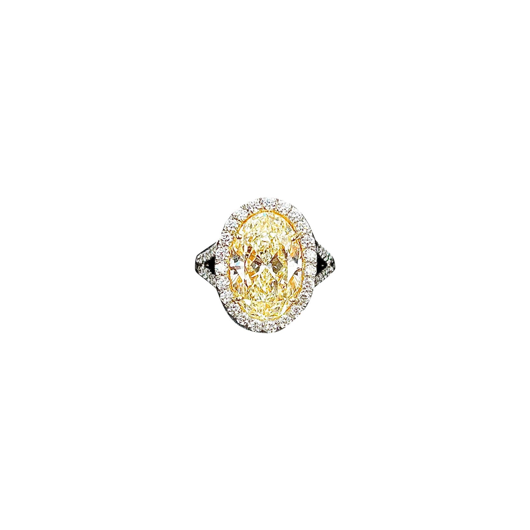 5.25 ct Certified Natural Yellow & Diamond Ring For Sale