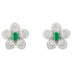 Exquisitos pendientes de esmeralda y diamantes en oro blanco macizo de 14k