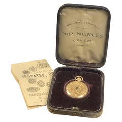 Boîte et papiers de la montre de poche Patek Philippe 1883 en or jaune ciselé à la main