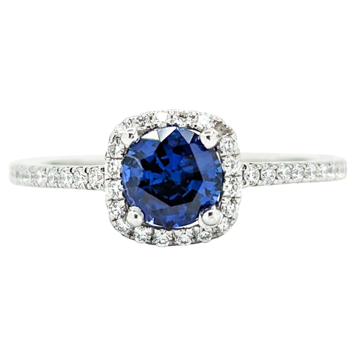 Anillo Halo de Zafiro y Diamante de 0,95 ct en Oro Blanco