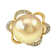 Bague en or jaune 18 carats perles des mers du Sud et perles dorées avec diamants