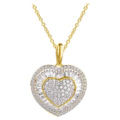 TJD Ciondolo con diamante rotondo/baguette da 1/2 carato in oro giallo 14K con doppio cuore di diamante
