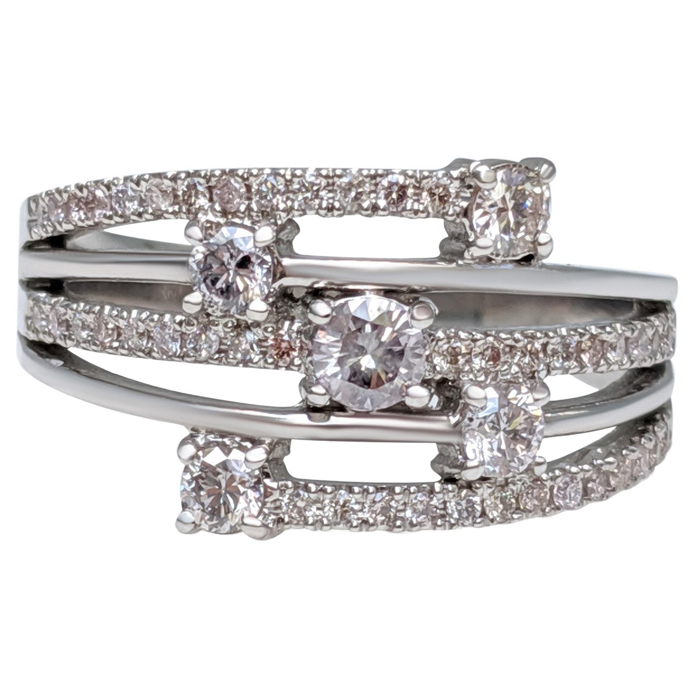 NO RESERVE!  -  0.80 Carat Pink Diamonds - 14K White Gold - Ring