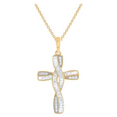 TJD Ciondolo a croce in oro giallo 18KT con diamante naturale rotondo e baguette da 0,20 carati