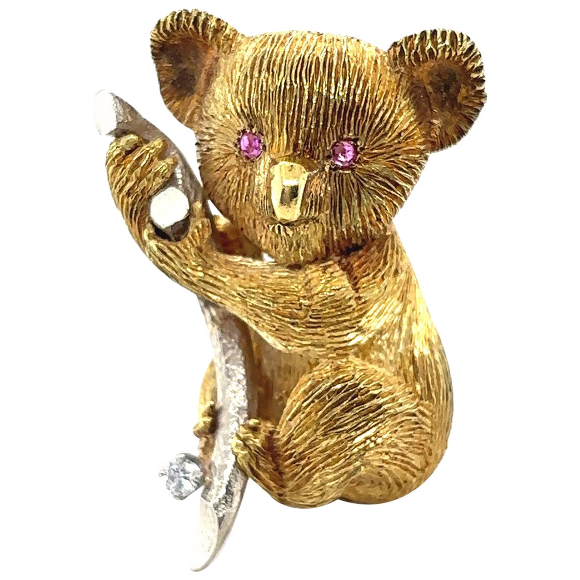 Vintage Ruby Diamond Koala Brooch 18 Karat Yellow Gold, Circa 1960