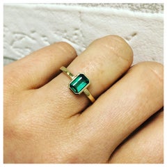 Emerald solitaire ring 18KT gold Colombia