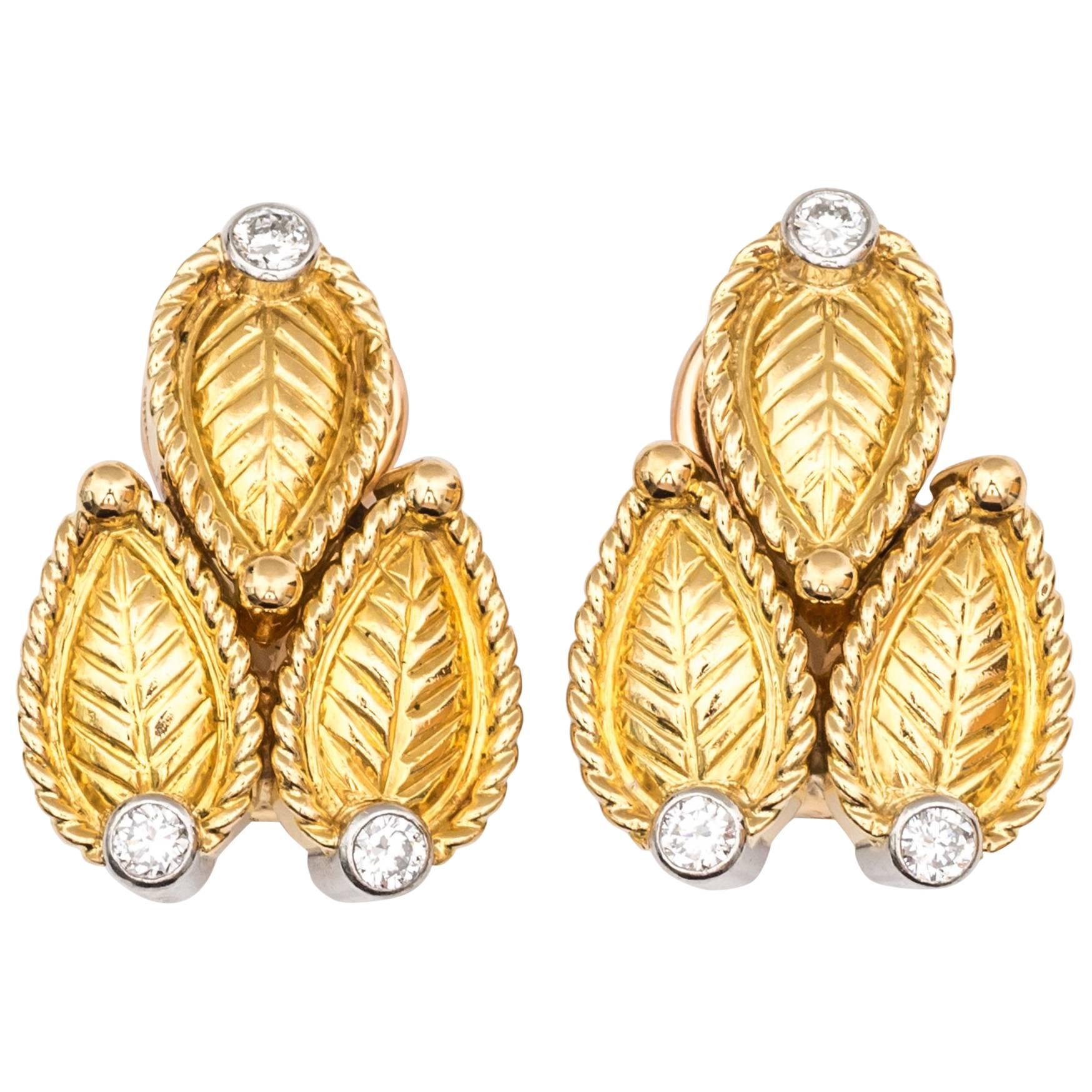 1980s Cartier Paris Diamonds 18 Karat Gold Clip On Earrings