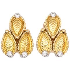 1980s Cartier Paris Diamonds 18 Karat Gold Clip On Earrings