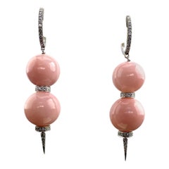 D - 18 Karat Weißgold Natürlicher rosa Opal und Diamant Tropfen Statement-Ohrringe