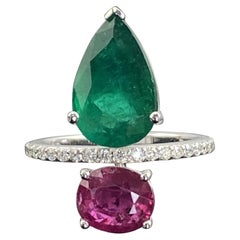 Bague cocktail à double pierre en or blanc 18 carats, émeraude et rubis certifiée