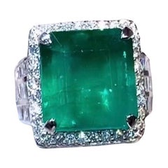 Anello in oro 18K con smeraldo dello Zambia certificato AIG da 18,00 carati e 3,20 carati di diamanti