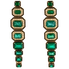 Pendants d'oreilles Art déco en or jaune 18 carats, émeraude de 6,54 carats et diamants émaillés