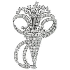 Alfiler de platino con un diamante de 5.50 ct