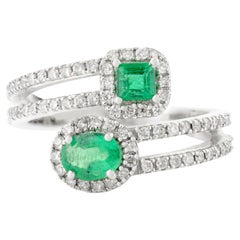 Nature Emerald Diamond Halo By Pass Wedding Ring for Her in 18k White Gold (Anneau de mariage pour elle en or blanc 18k)