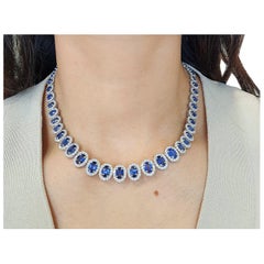 Collier de 36.88 ct de saphirs naturels et de diamants
