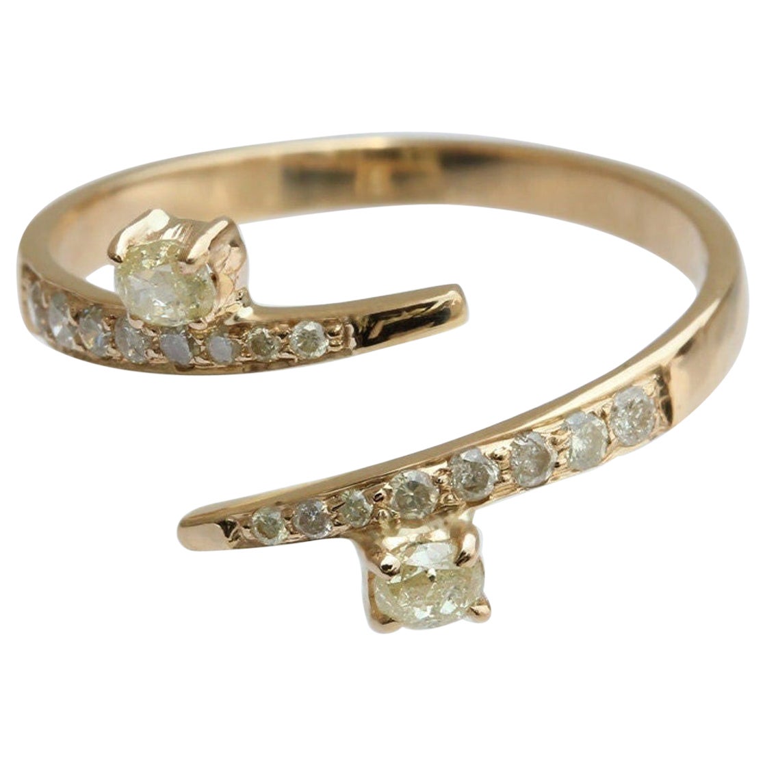 Bague en or avec diamants pavés 14k Gold Yellow Fine Gold Handmade Jewelry For Her. en vente