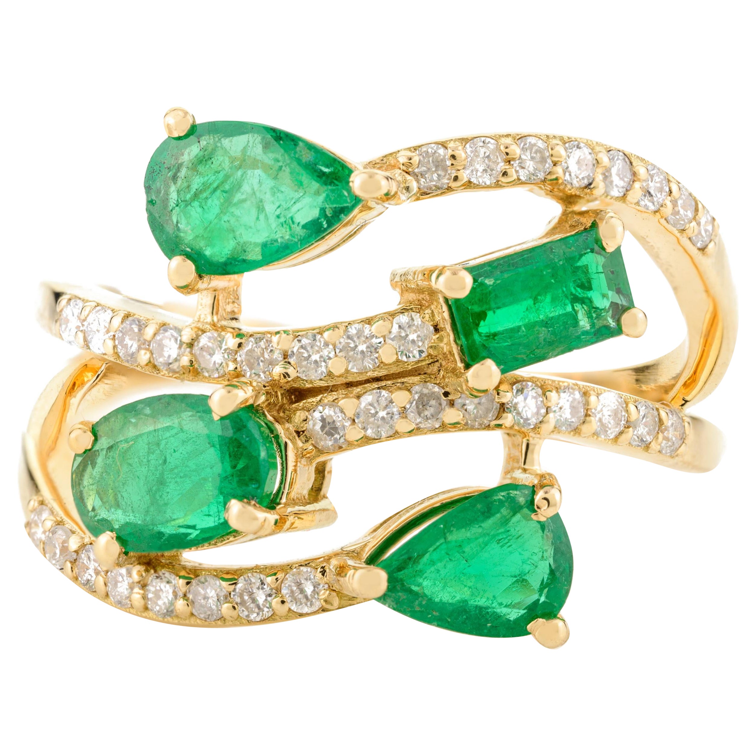 Vivid Emerald Diamond Wedding Band Ring in 18k Solid Yellow Gold for Women