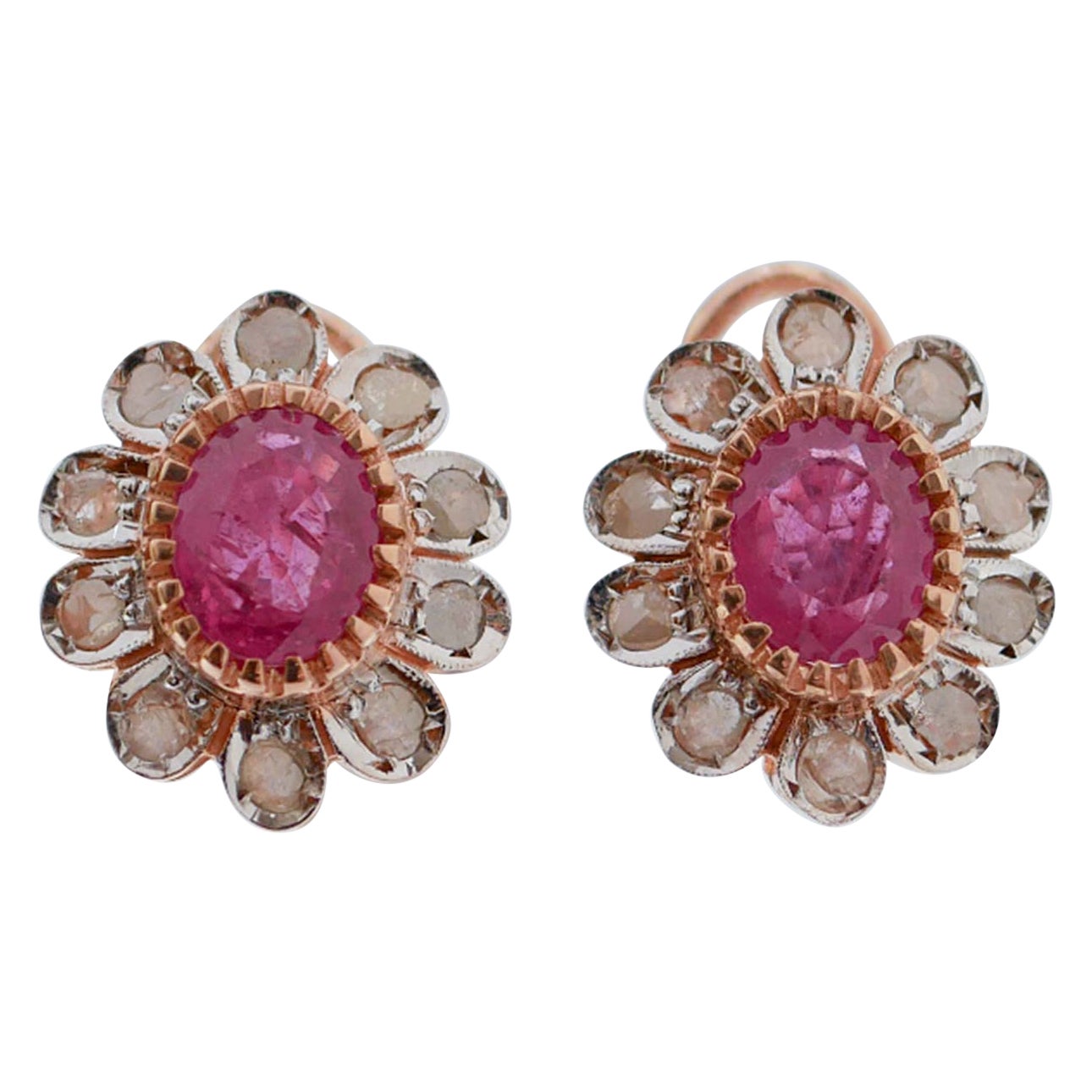 CHANEL 26S DOUBLE C LOGO PEARL STUD EARRINGS WITH FLORAL DETAIL IN SILVER METAL 631916