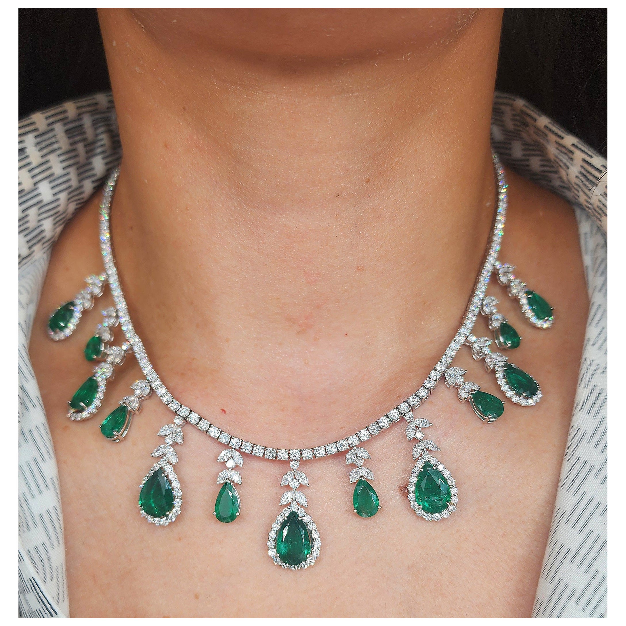 36.51 ct Natural Emerald & Diamond Necklace