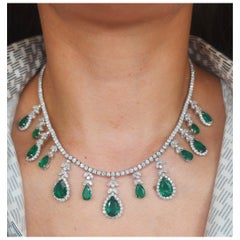 36.51 ct Natural Emerald & Diamond Necklace