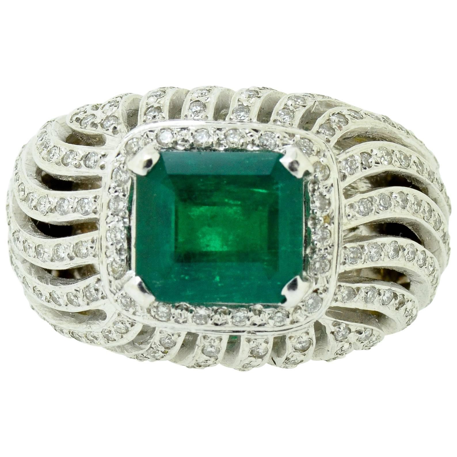 Emerald and Diamond Gold Ring GYT Certification For Sale