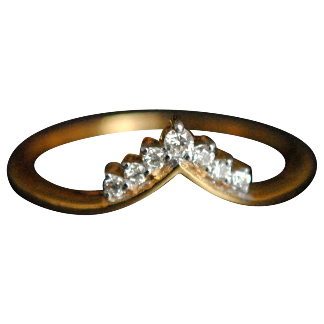 Anillo de boda de oro de 14 quilates con diamantes Chevron V apilable Anillo de compromiso para mujeres.