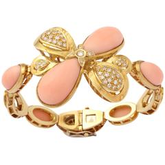 1960s Italian Angel Skin Coral Diamond Floret Gold Flexible Bracelet