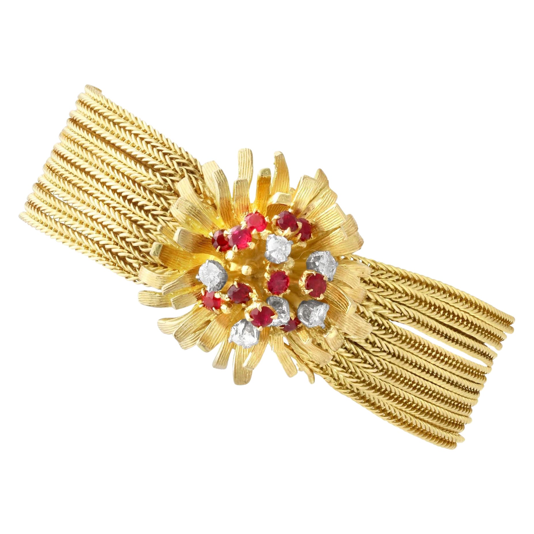 Orologio in oro giallo 18k con rubino da 0,75 carati e diamanti da 0,52 carati - Vintage 1964 in vendita