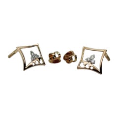 Pendientes Diminutos de Diamantes Cuadrados Oro macizo de 14k Pendientes Diminutos de Diamantes para todos los días.